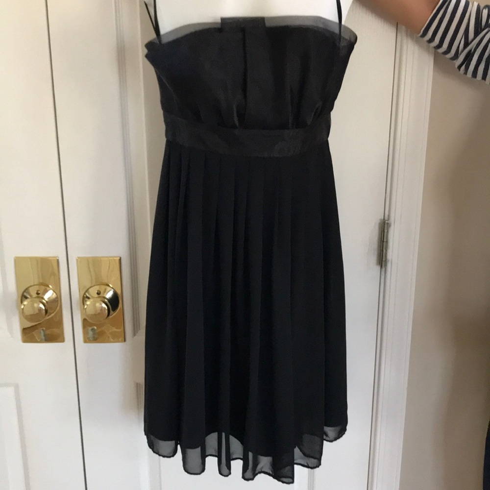 White House Black market Sz 0 strapless dress